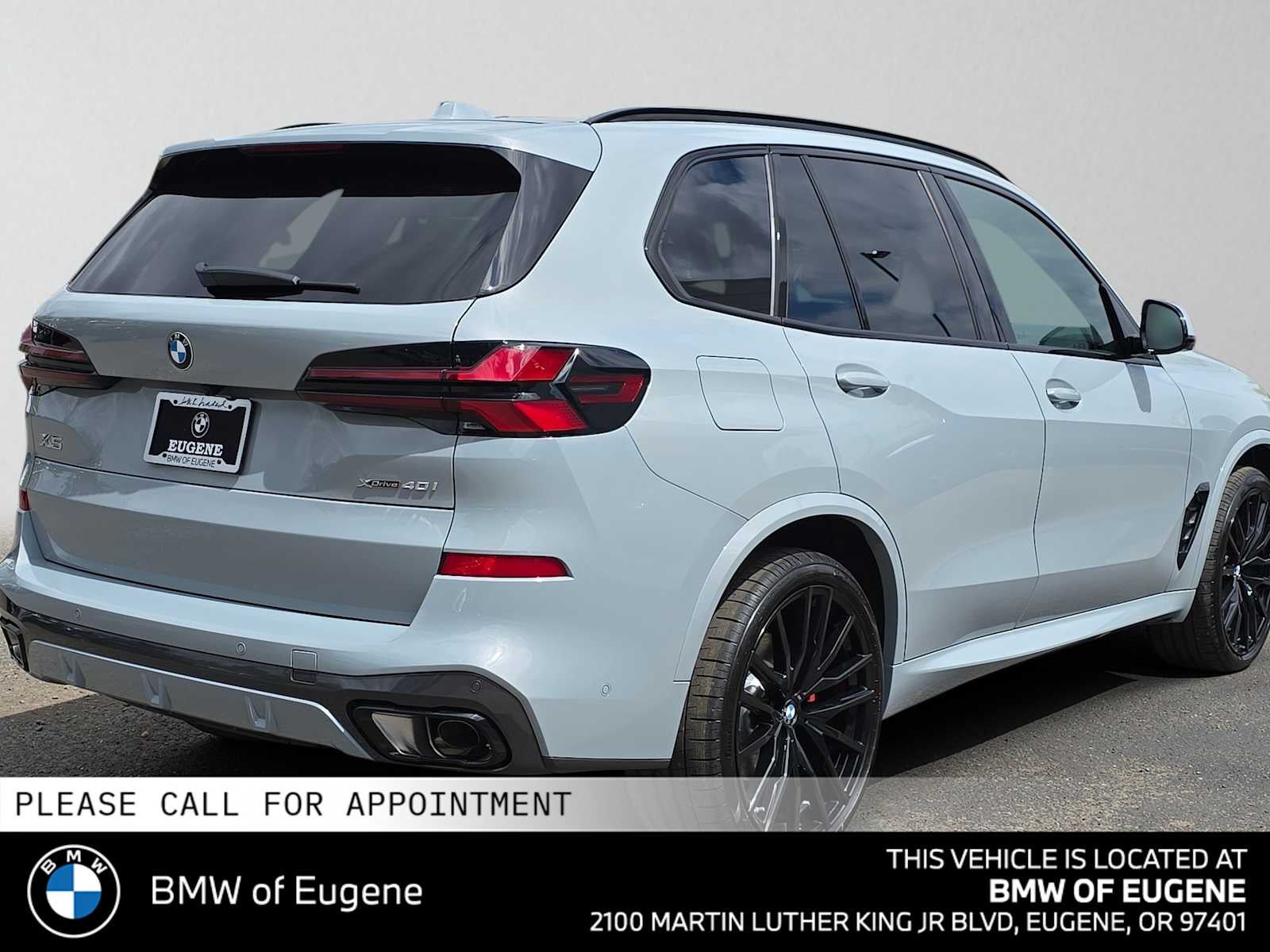 2026 BMW X5 xDrive40i — rear three-quarter view