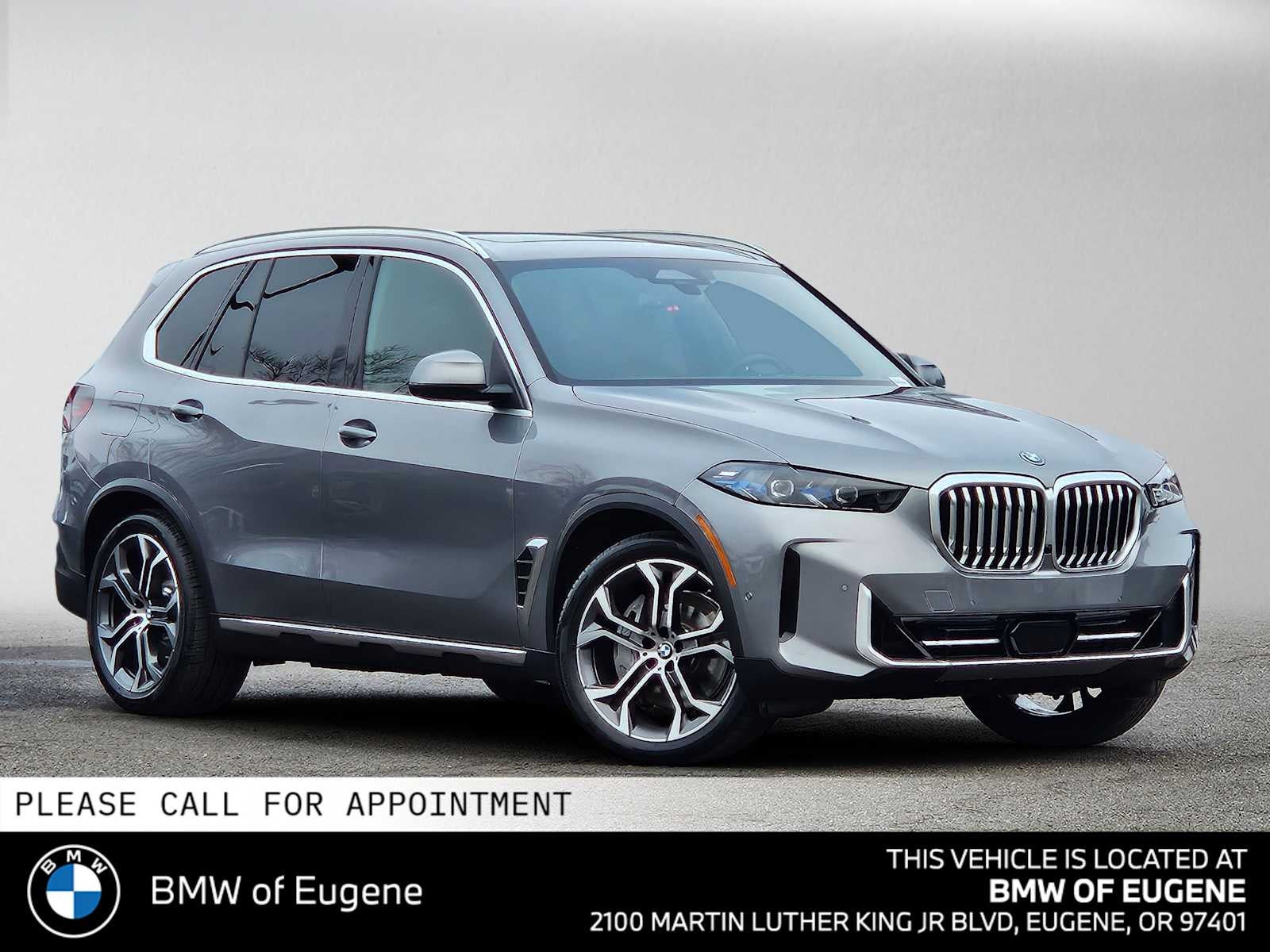 2026 BMW X5 xDrive50e xDrive50e in Skyscraper Grey Metallic — front three-quarter view