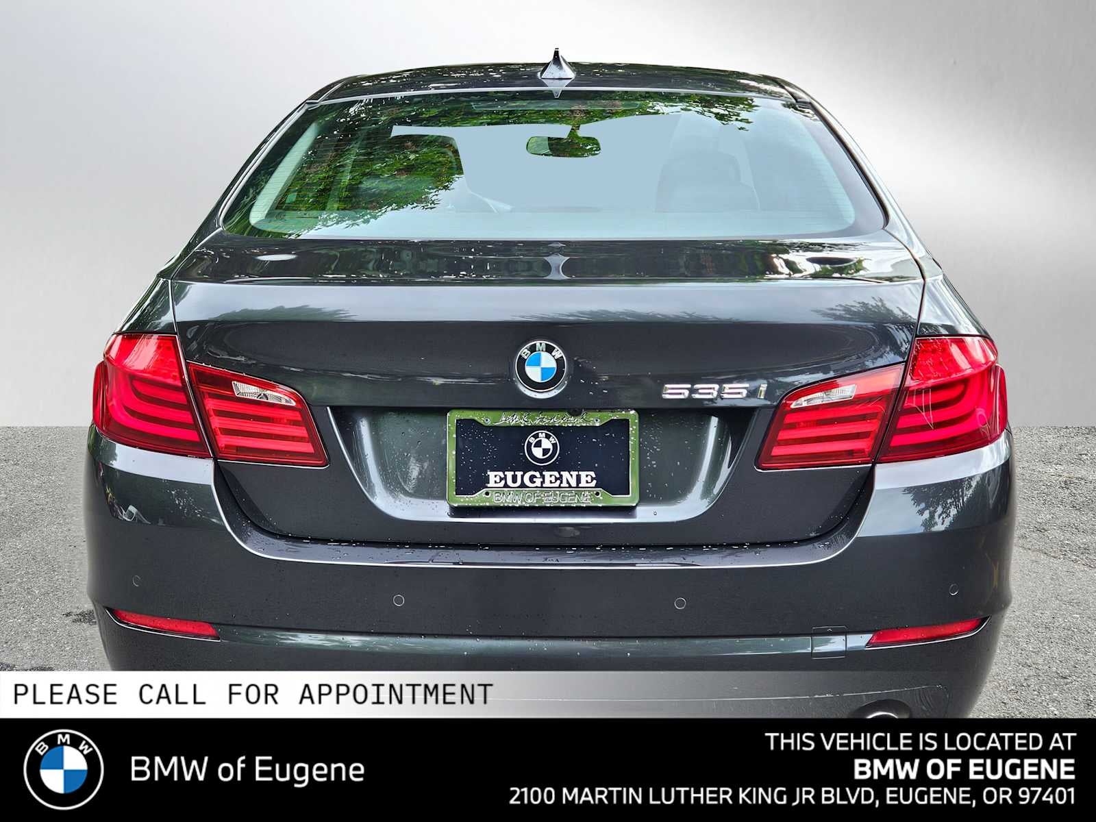 2011 BMW 535i — interior view