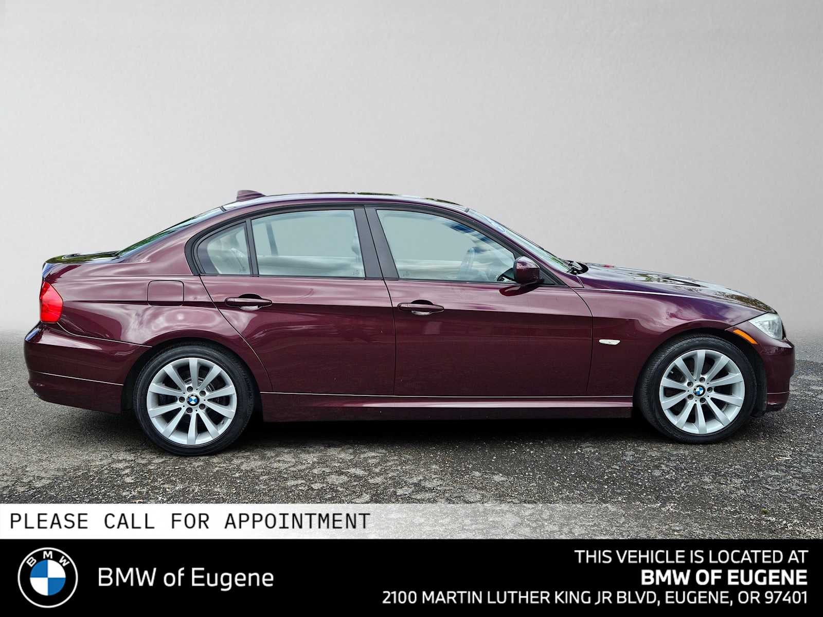 2009 BMW 3 Series — side profile view