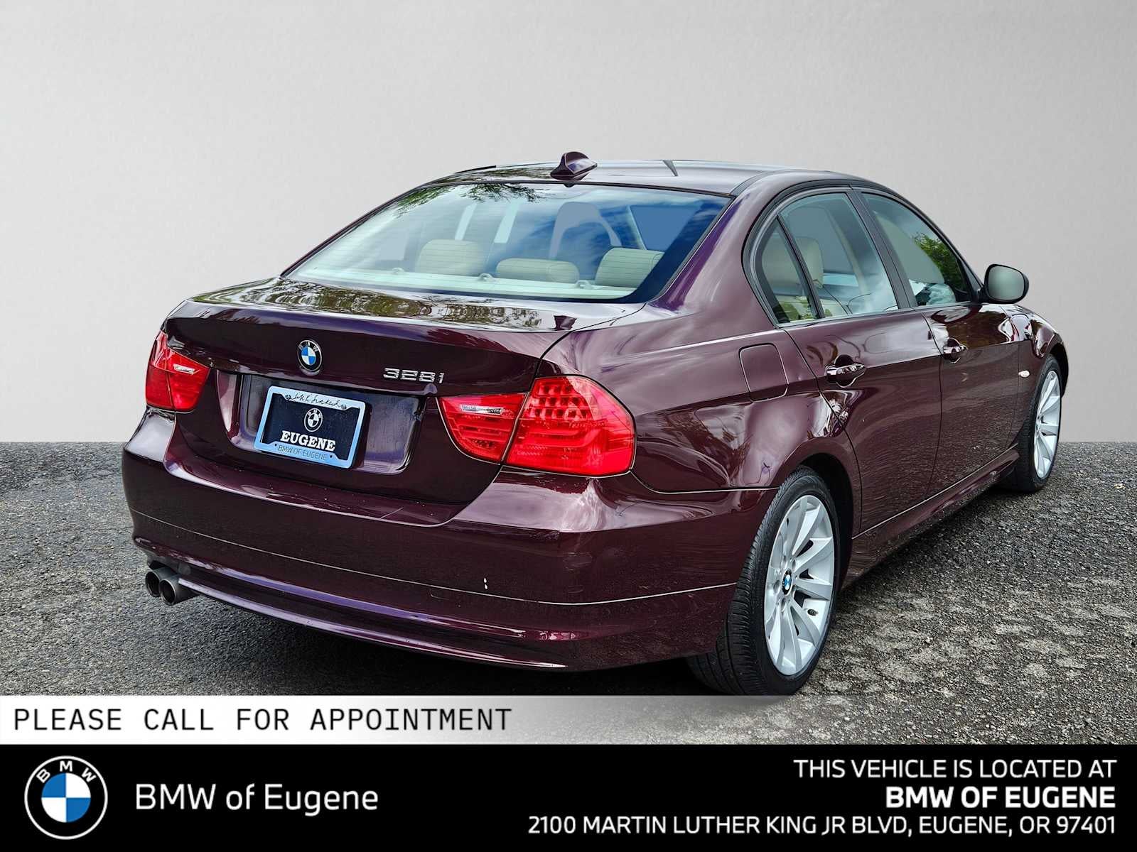 2009 BMW 3 Series — rear three-quarter view