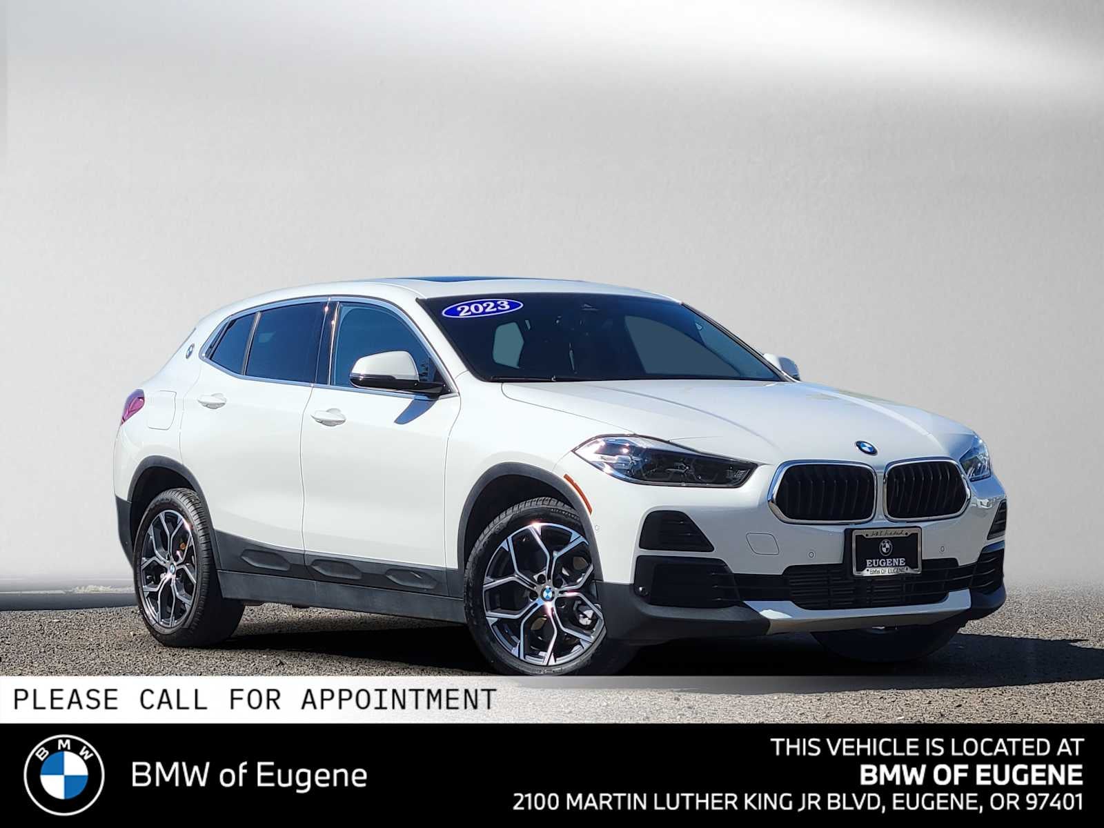 2023 BMW X2 xDrive28i xDrive28i in Alpine White — front three-quarter view