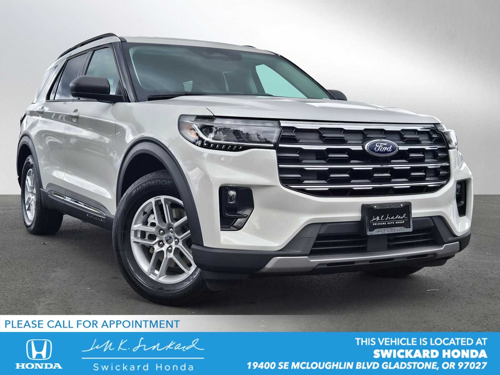2025 Ford Explorer Active in Star White Metallic Tri-Coat — front three-quarter view